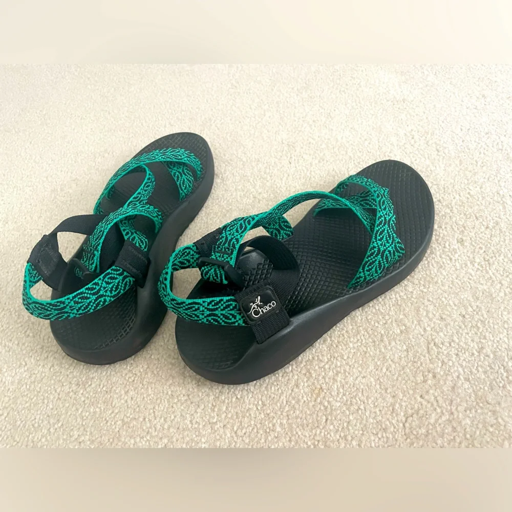 Women’s Chacos sandals size 8 black/teal - Picture 3 of 5